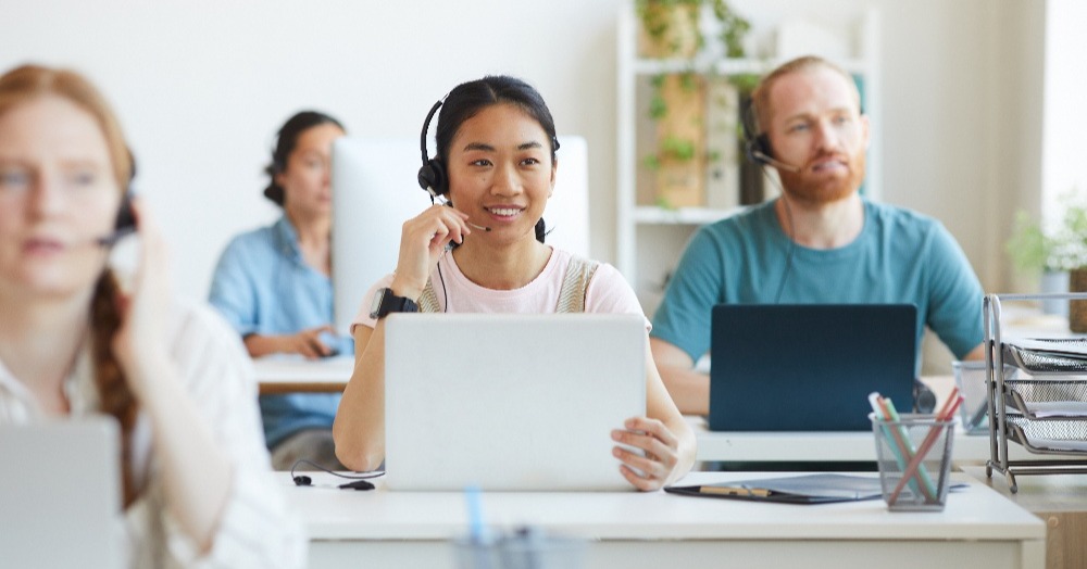 customer-service-operators-at-work-2021-08-28-19-18-58-utc-1-1